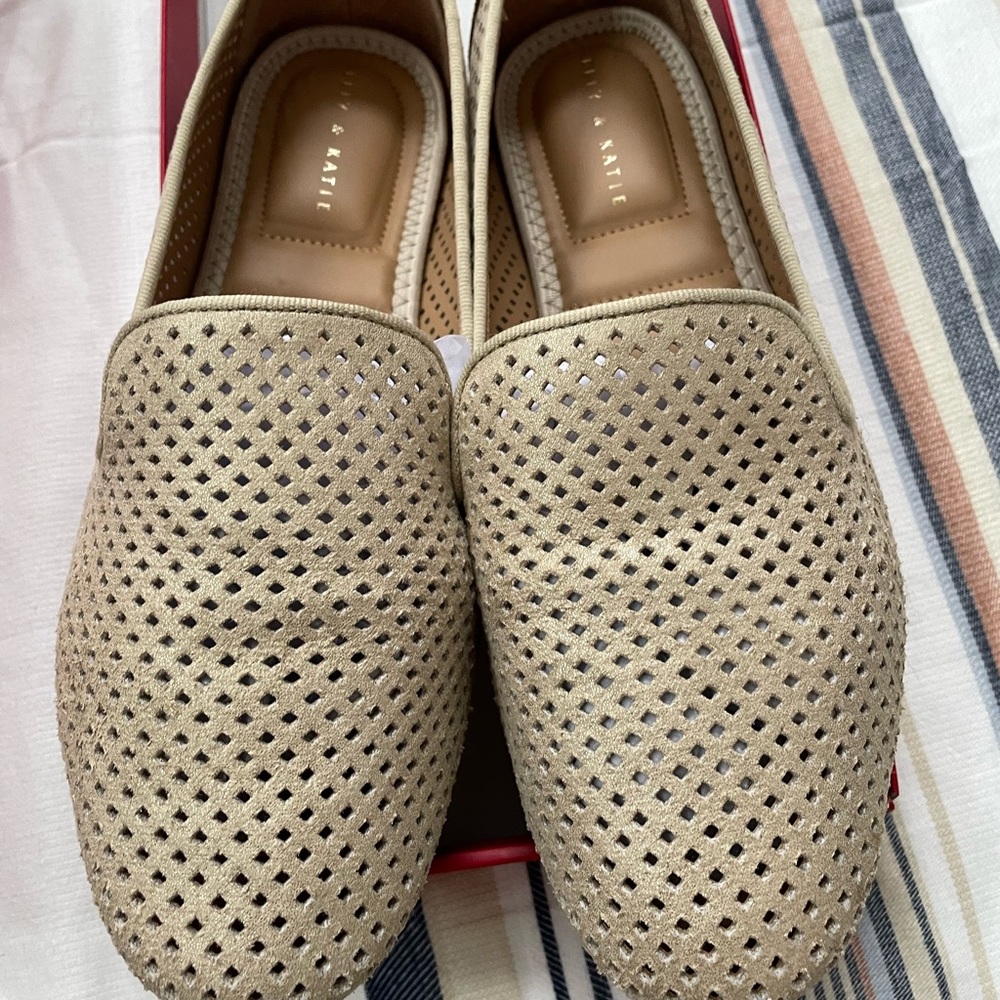 KELLY & KATIE GOLD flats.   Worn once. 9 1/2.